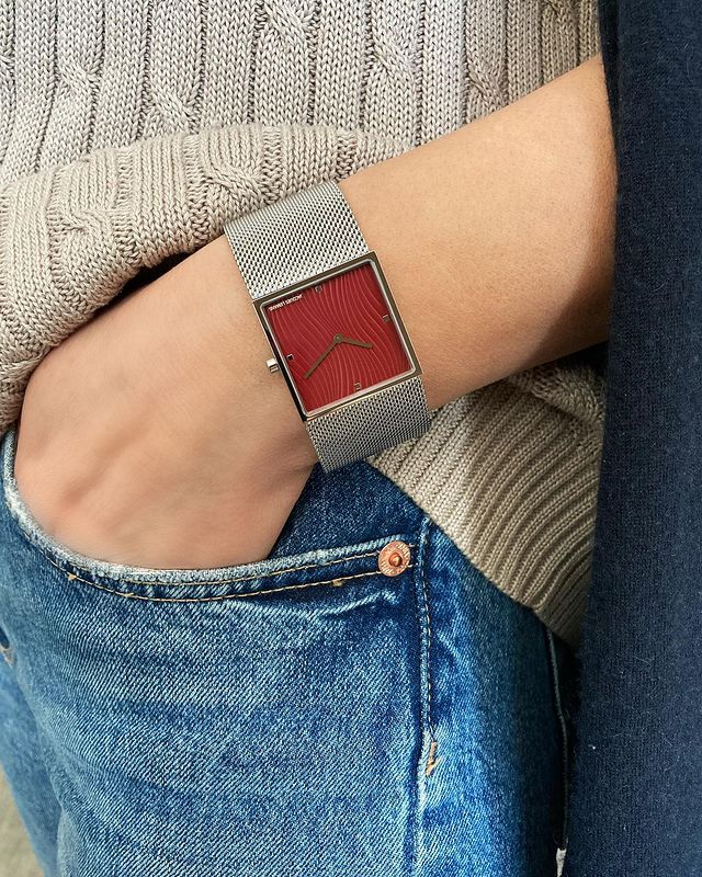 Новинка для яркой весны: дизайнерские часы Jacques Lemans с роскошным циферблатом