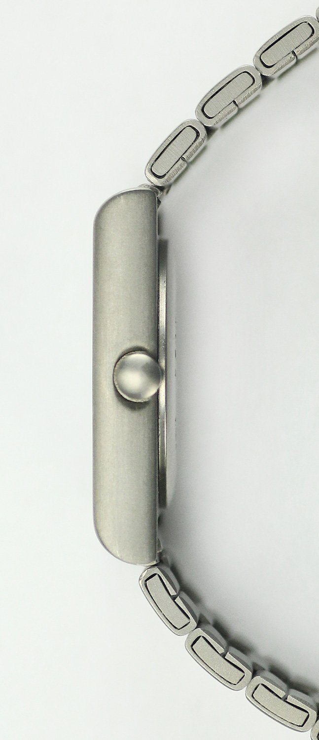 IV64Q328 TM BK